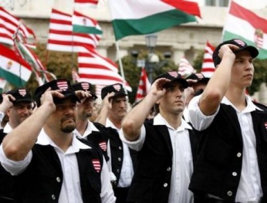 Patru cetăţeni ungari, printre care doi membri Jobbik, au primit INTERDICŢIE un an în România